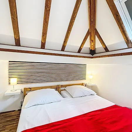 Aschenputtel By Interhome